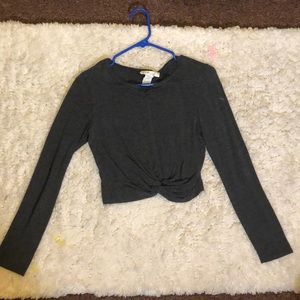 Gray long sleeve crop top